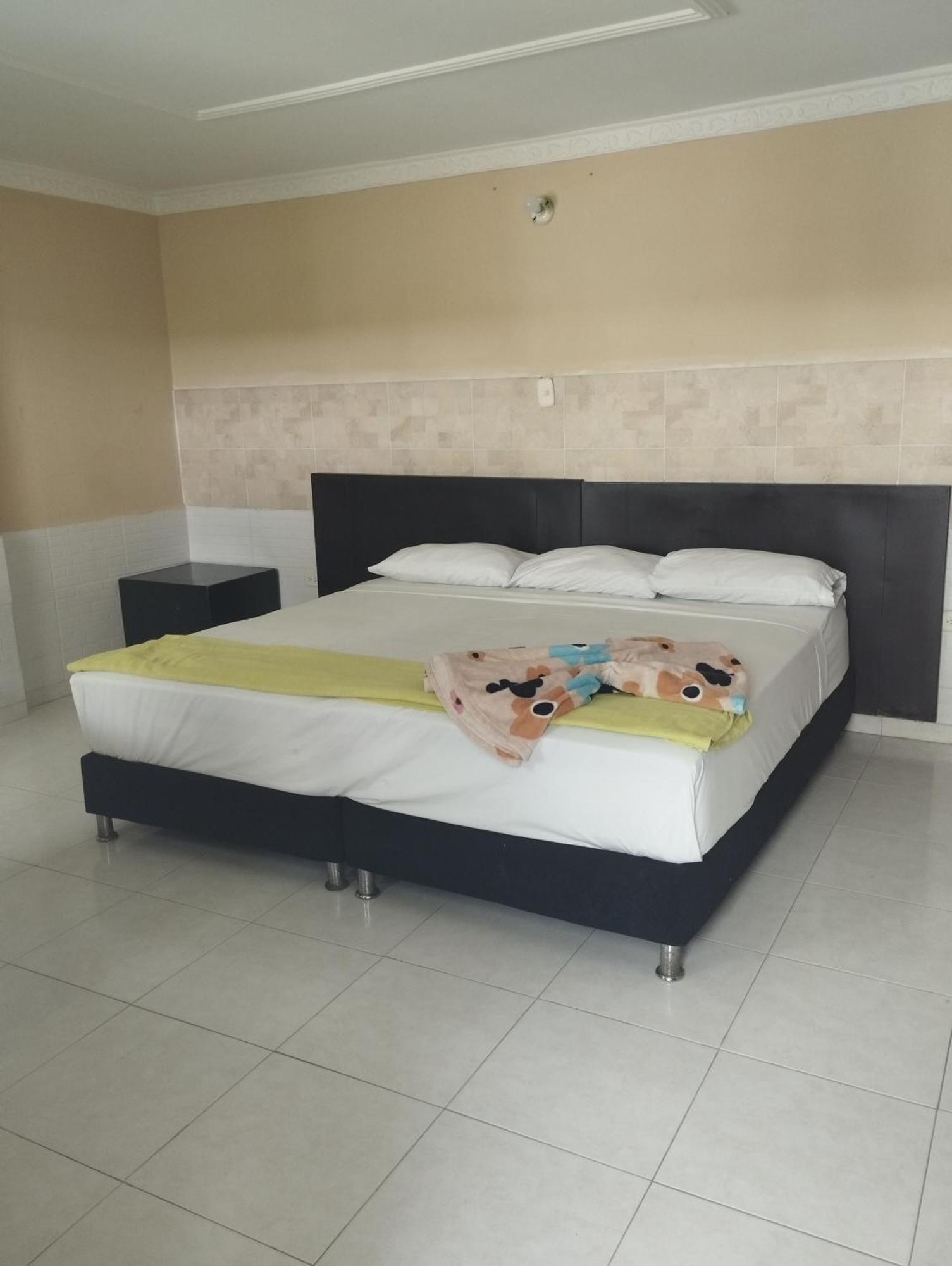 Hotel Fundacooedumag Rodadero Santa Marta  Buitenkant foto